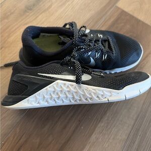 Nike Black and White Metcon Trainers